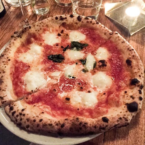 Simple perfection of the Margherita Extra.