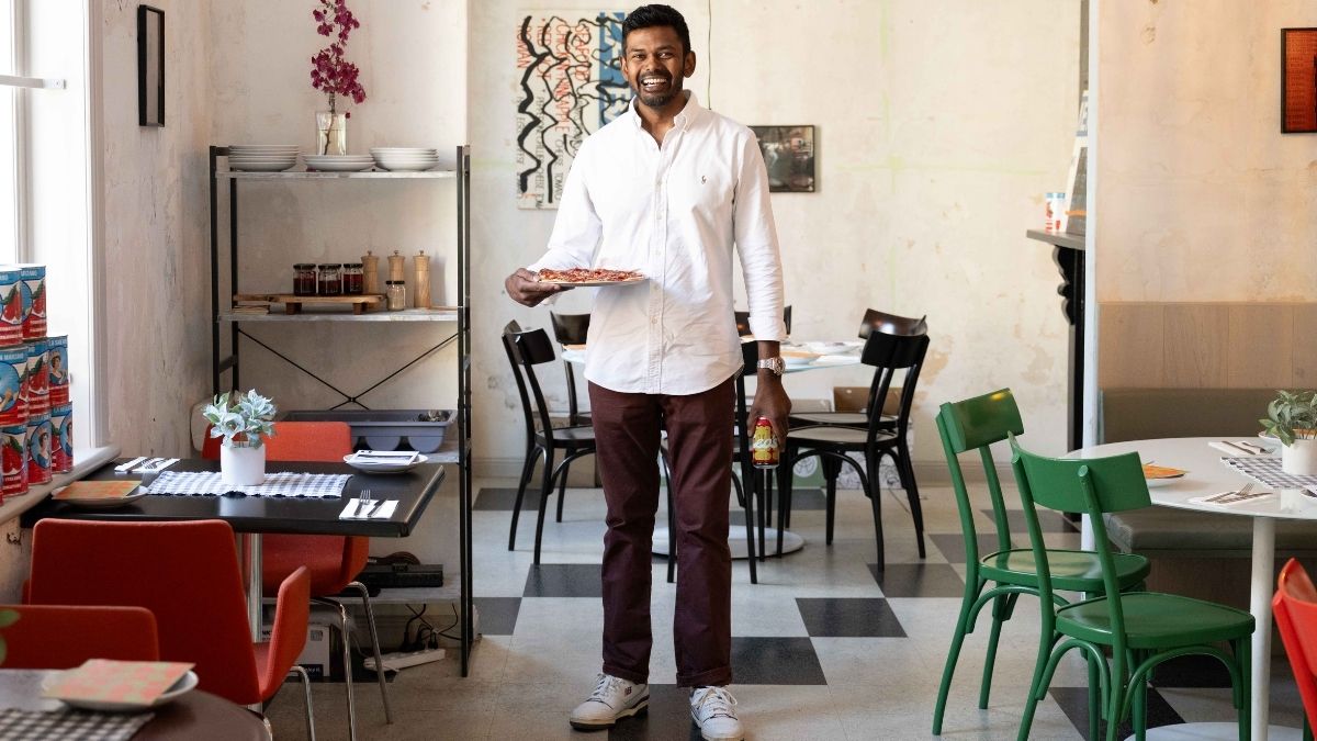 Leo’s Bar + Pizza celebrates 50 years tonight, by rolling prices back to 1975 Leo’s Bar + Pizza celebrates 50 years tonight, by rolling prices back to 1975