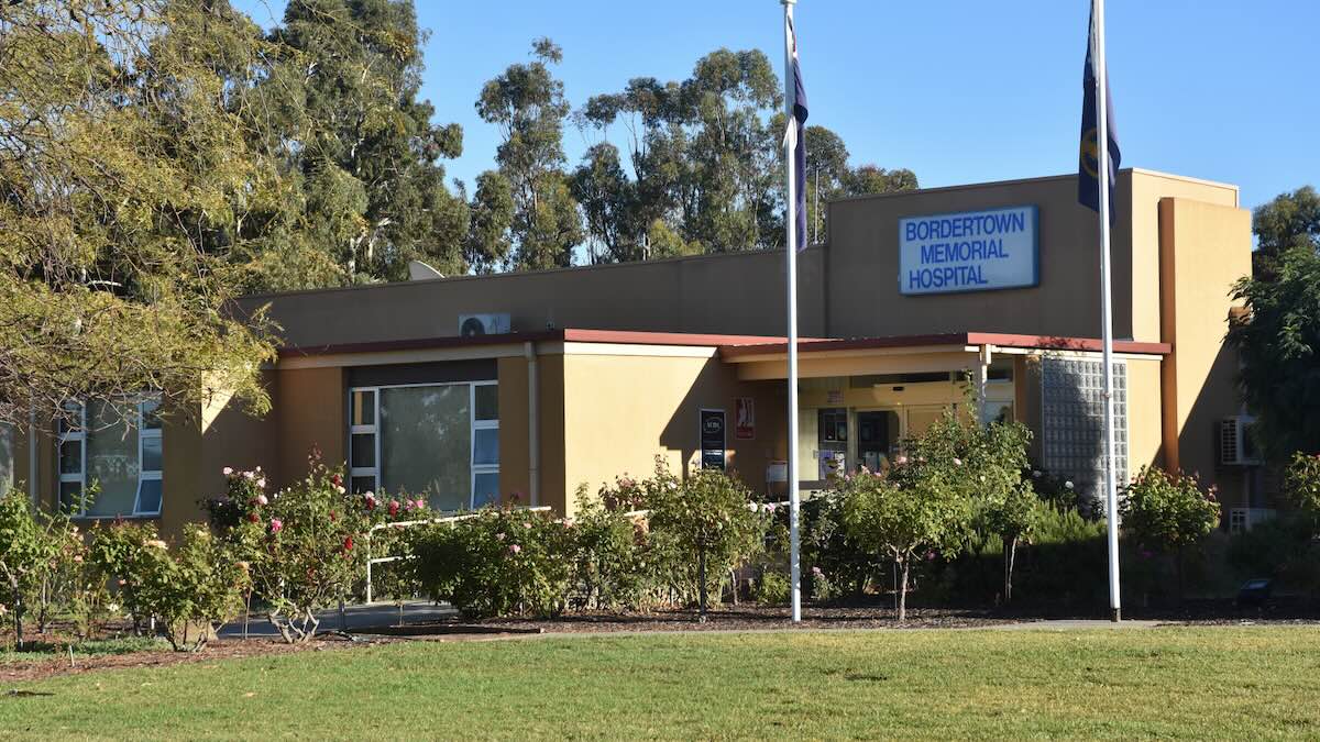 Bordertown hospital secures new 5,000 X-ray machine after community fundraising effort Bordertown hospital secures new 5,000 X-ray machine after community fundraising effort